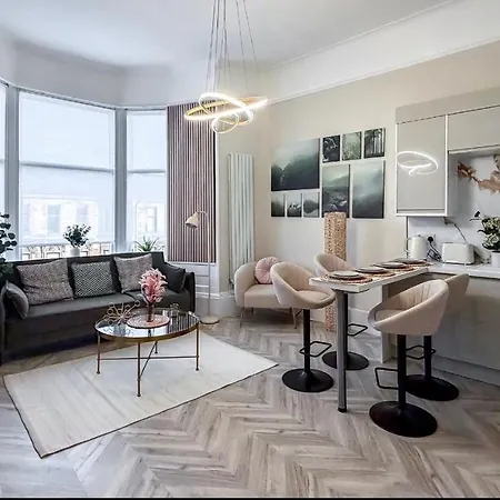 Romantic Brand New Flat, Centre * Glasgow