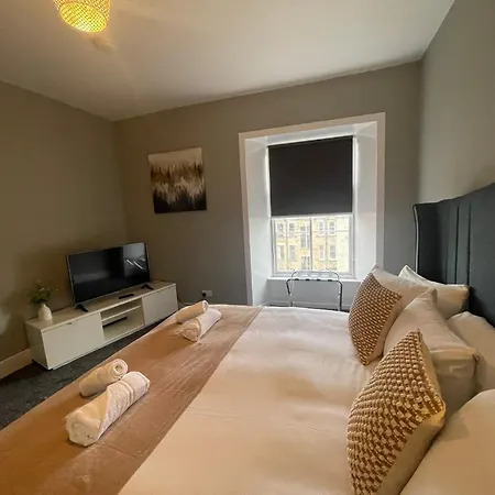 The West Nest For Six - Pass The Keys Glasgow