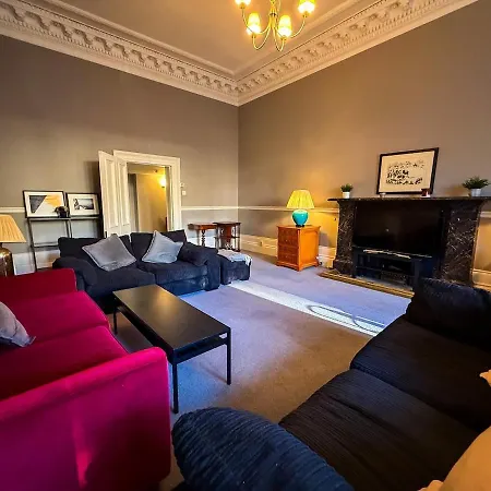 Apartament Spacious Three Storey West End - 3 Bedroom Glasgow
