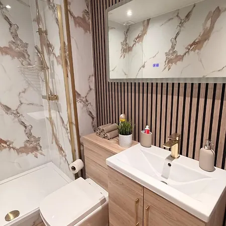 Apartment Romantic Brand New Flat, Centre *