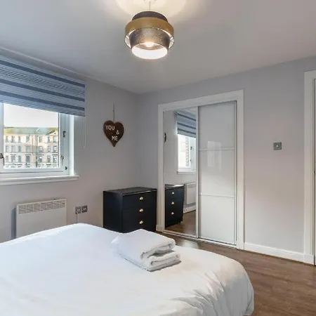 Modern Merchant 1 Bed With Free Parking Glasgow