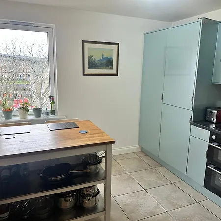 Апартаменты Duplex Penthouse With Secured Parking Finnieston *