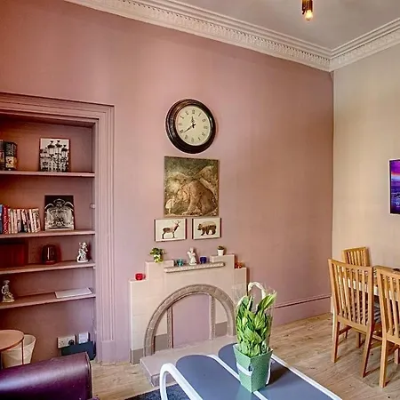Homely 2 Bed Victorian West End * Glasgow
