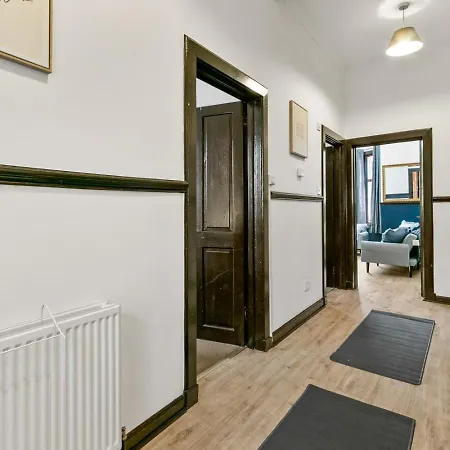 Appartement Free Parking - Sleeps 6 - 2 Bedrooms - Great Transport Links *