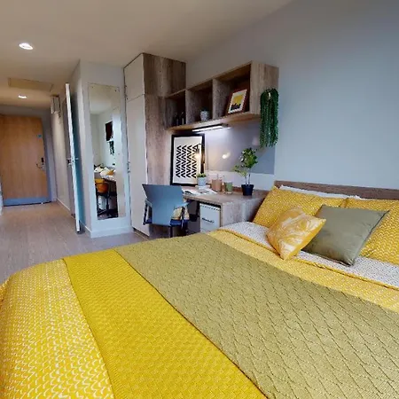 For Students Only - Elgin Place In Edinburgh *