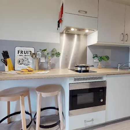 Апартаменты For Students Only - Elgin Place In 5 Min Walk To Charing Cross Station *