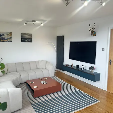 Duplex Penthouse With Secured Parking Finnieston *