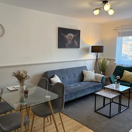 Modern In West End, Free Parking Апартаменты