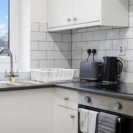 Apartment West End With Fast Wifi - Walk To Subway *