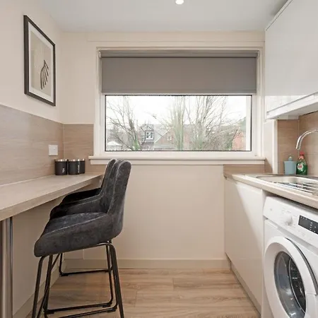 1br Shawlands Walk To Queens Park With Parking דירה *