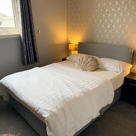 Likewise Modern Two Bedrooms For 4 In Area *