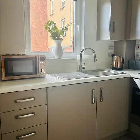 Modern Ground Floor 2 Bed Secure Parking & Perfect For City- Celticemirates Stadium * Glasgow