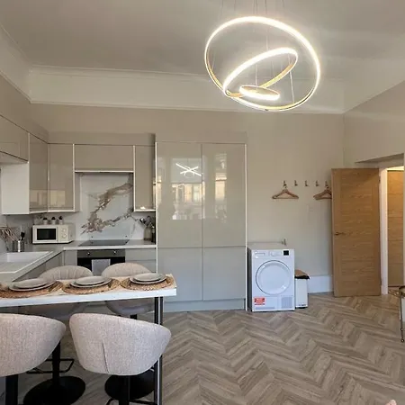 Apartment Romantic Brand New Flat, Centre Glasgow