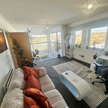 Duplex Penthouse With Secured Parking Finnieston * Glasgow