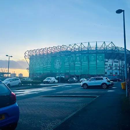 Modern Ground Floor 2 Bed Secure Parking & Perfect For City- Celticemirates Stadium * Glasgow