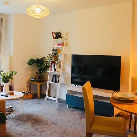 Apartment Modern Ground Floor 2 Bed Secure Parking & Perfect For City- Celticemirates Stadium Glasgow