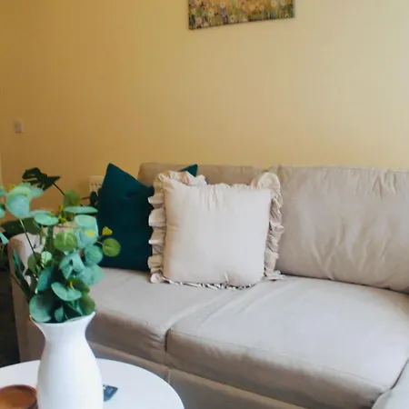 Modern Ground Floor 2 Bed Secure Parking & Perfect For City- Celticemirates Stadium * Glasgow