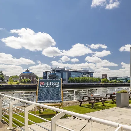 Hilton Garden Centre Hotell 4*