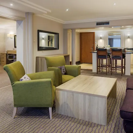 Doubletree By Hilton מלון 4*