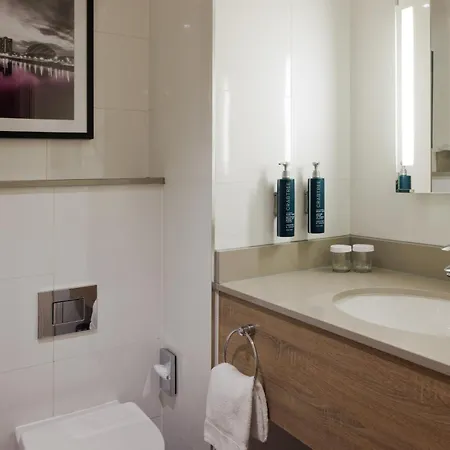 מלון Doubletree By Hilton 4*