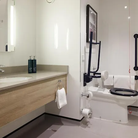 מלון Doubletree By Hilton 4*