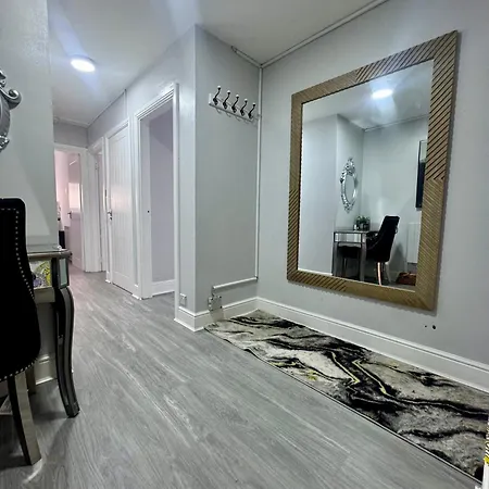 Διαμέρισμα 2 Bedroom At Secc Hydro Free Parking
