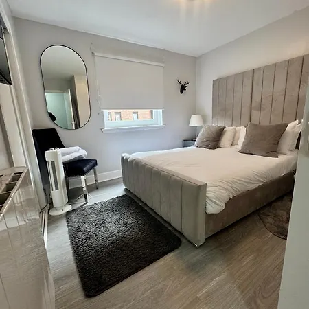2 Bedroom At Secc Hydro Free Parking