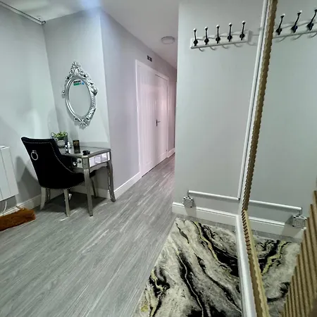 Lejlighed 2 Bedroom At Secc Hydro Free Parking *