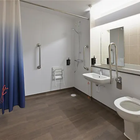 Travelodge Paisley Road 3*