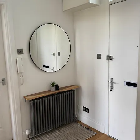 Lejlighed Floor West End Flat - 3-min Walk To Subway - Park Views