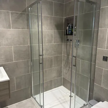 Διαμέρισμα Floor West End Flat - 3-min Walk To Subway - Park Views Γλασκώβη