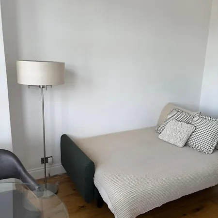 아파트 Floor West End Flat - 3-min Walk To Subway - Park Views *