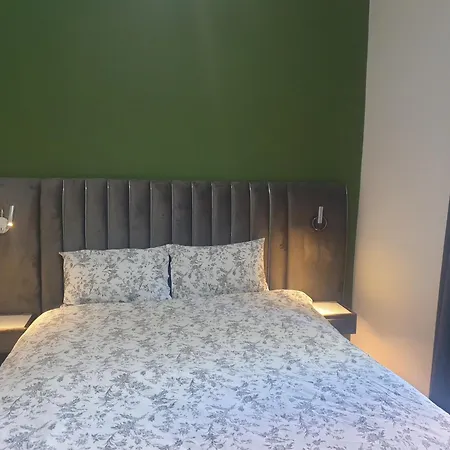 Stunning Ground Floor Flat In Southside. Apartment *