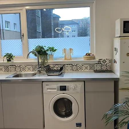 Comfy 1 Bedroom Flat With Free Parking