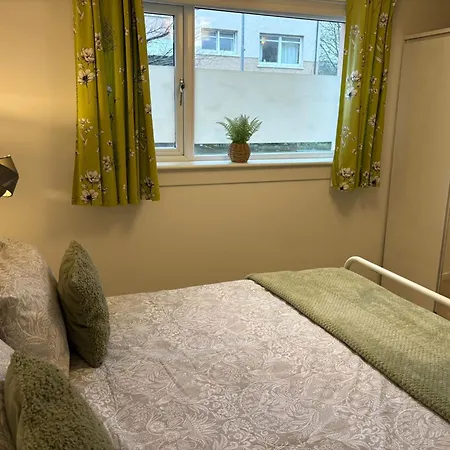 Διαμέρισμα Comfy 1 Bedroom Flat With Free Parking *