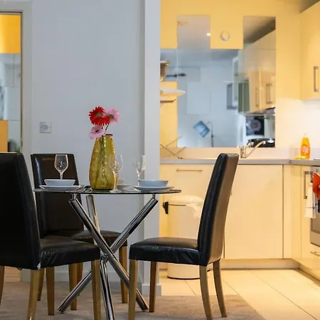 Meadowside Quay 2br Luxurious Глазго
