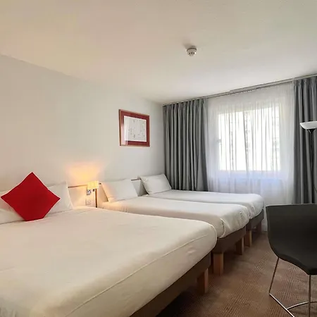 Отель Novotel Centre