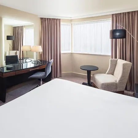 Crowne Plaza By Ihg Hotel 4*