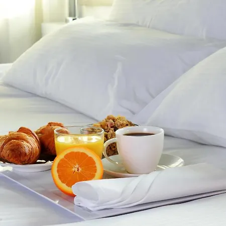 Crowne Plaza By Ihg Hotel 4*