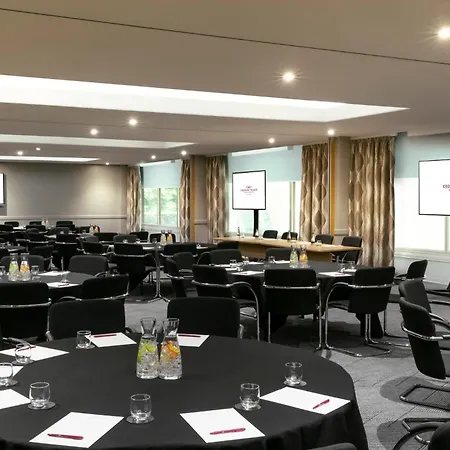 Crowne Plaza By Ihg 4*