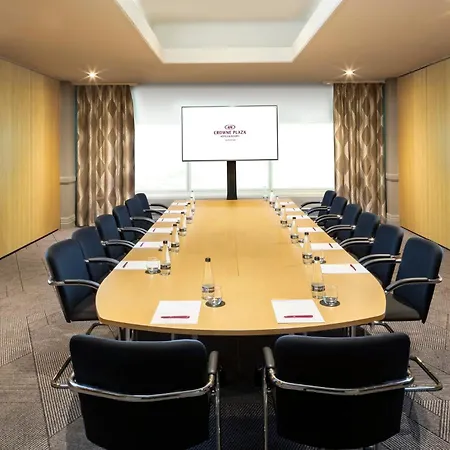 Crowne Plaza By Ihg Hotel 4*