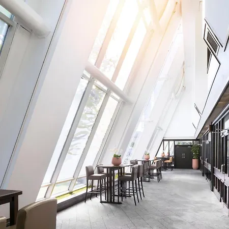 Crowne Plaza By Ihg 4*