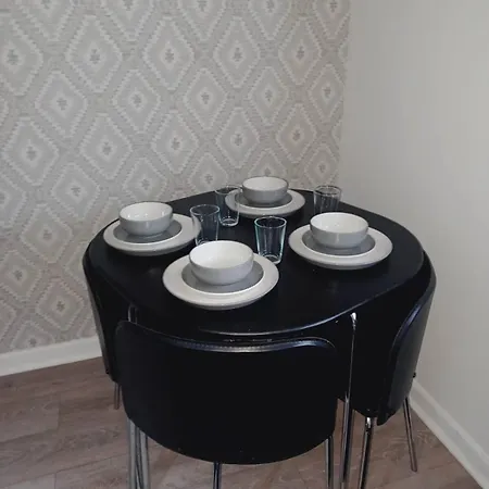 City, Celtic Park & Emirates Stadium Apartment, For Families Or Age Over 23 * Глазго