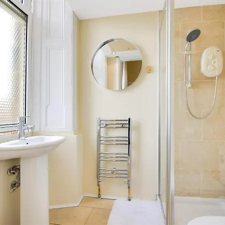Charming 2-bed Flat - Hillhead, West End, Apartment *