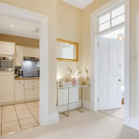 Charming 2-bed Flat - Hillhead, West End, * Glasgow
