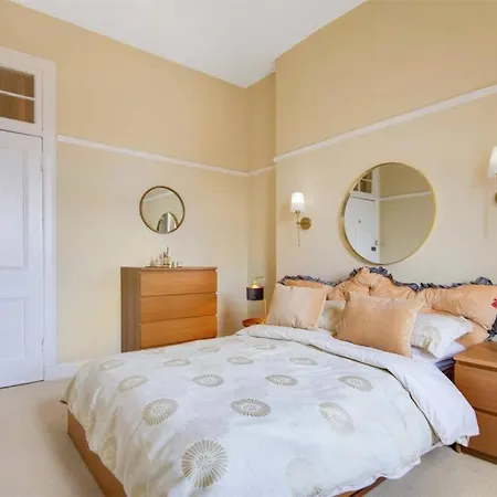 Apartment Charming 2-bed Flat - Hillhead, West End, Glasgow