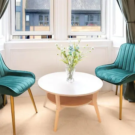 Charming 2-bed Flat - Hillhead, West End, Apartment *