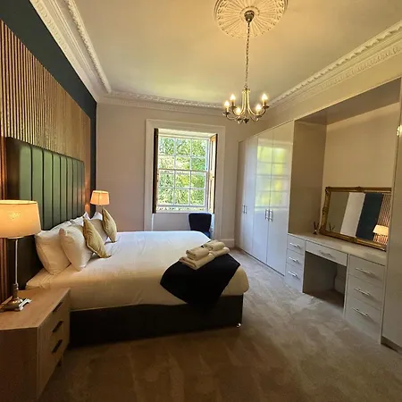 Crown Circus Three Bedroom Apartment By Principal Apartments