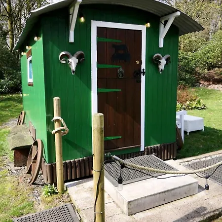 The West Highland Way And And Pitches 5* Glasgow