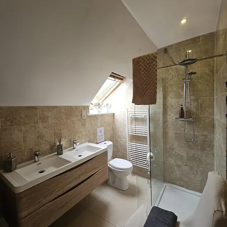 Hotel The West Highland Way And And Pitches 5*